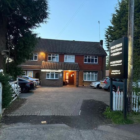 High Trees Guest House Gatwick Хорли Экстерьер фото