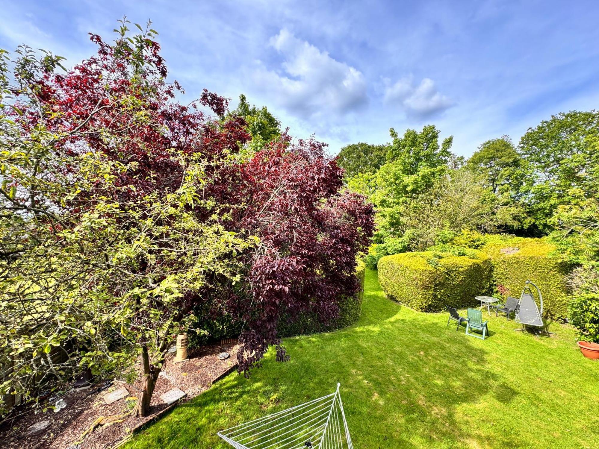 High Trees Guest House Gatwick Хорли Экстерьер фото