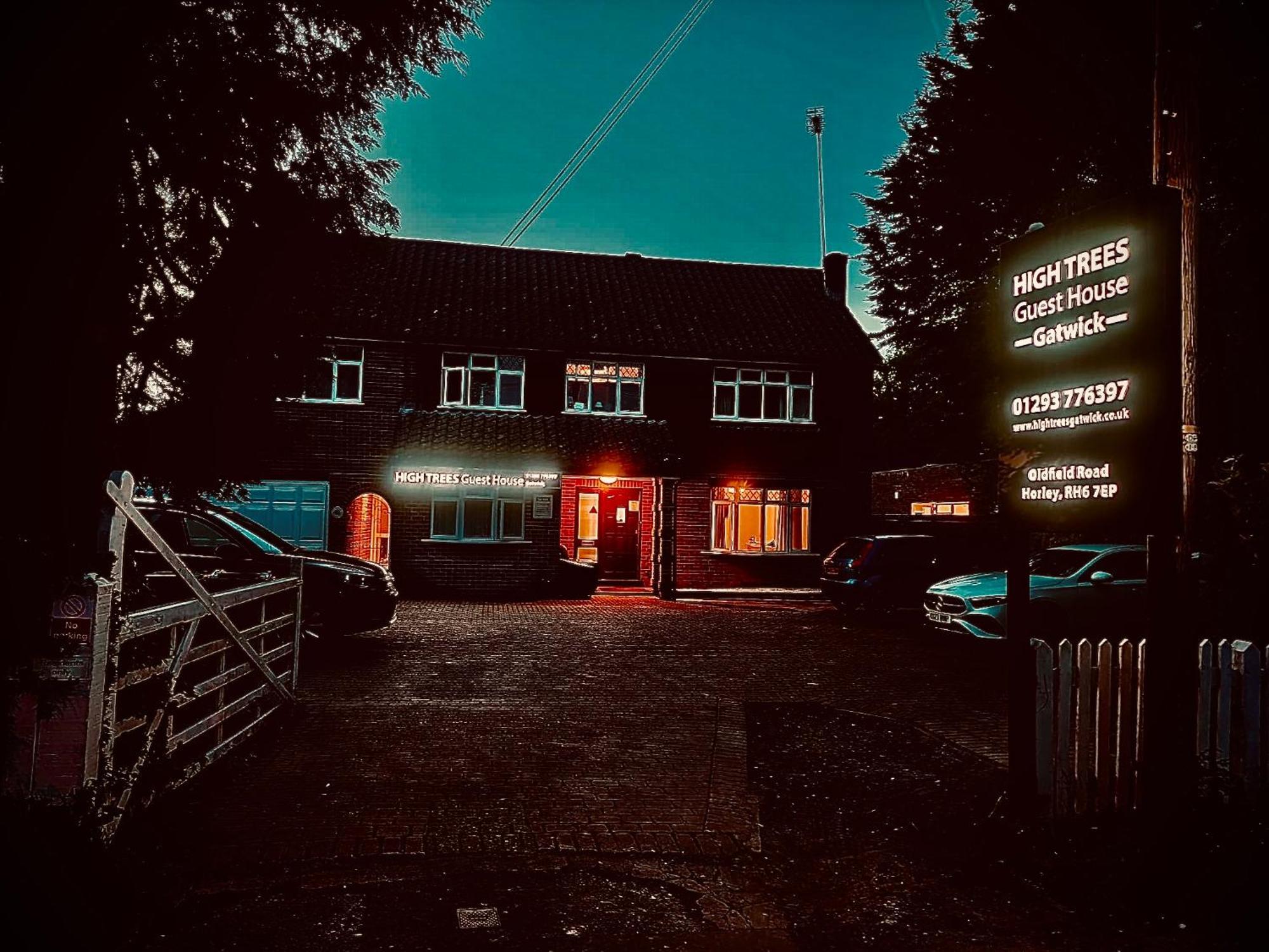 High Trees Guest House Gatwick Хорли Экстерьер фото