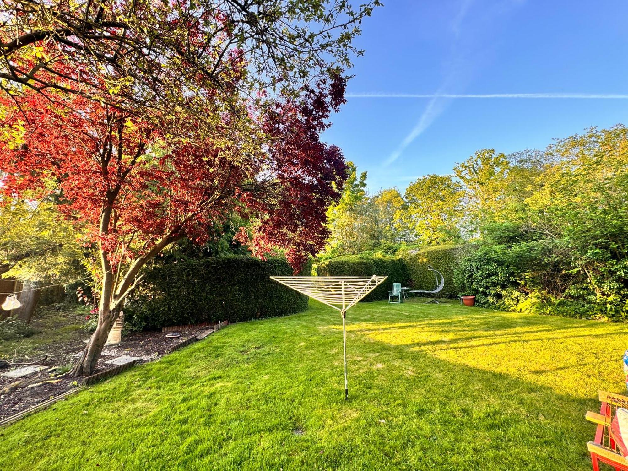 High Trees Guest House Gatwick Хорли Экстерьер фото